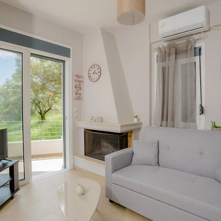Irida'S Guesthouse Nikiana Buitenkant foto